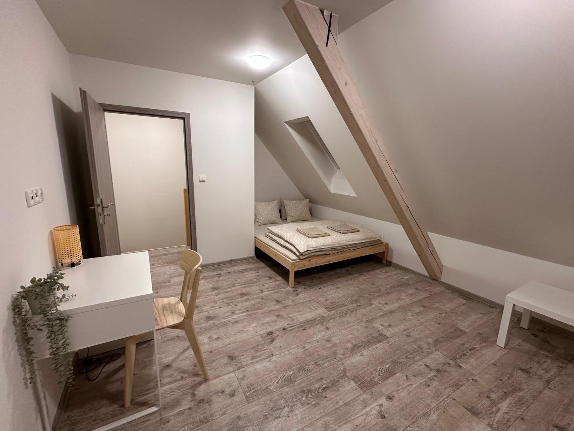 Apartmany Monastery Suites Zirec Dvůr Králové nad Labem Exterior foto