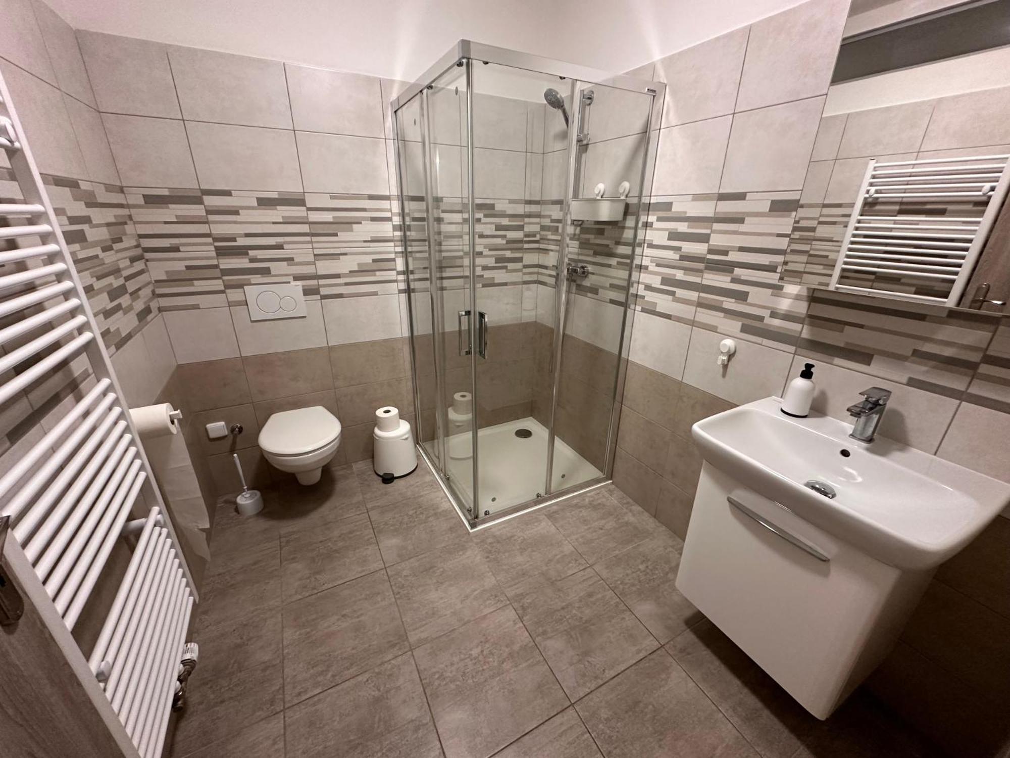 Apartmany Monastery Suites Zirec Dvůr Králové nad Labem Exterior foto